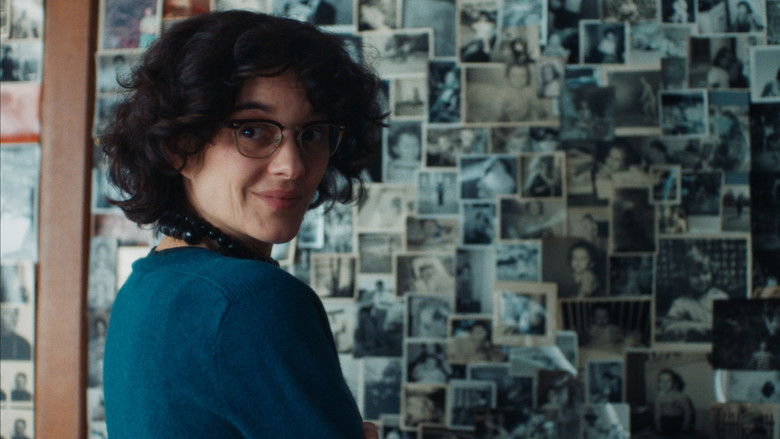 кадр из фильма Маленькая девочка в голубом