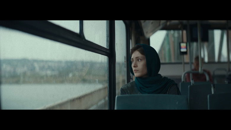 кадр из фильма Между Богами