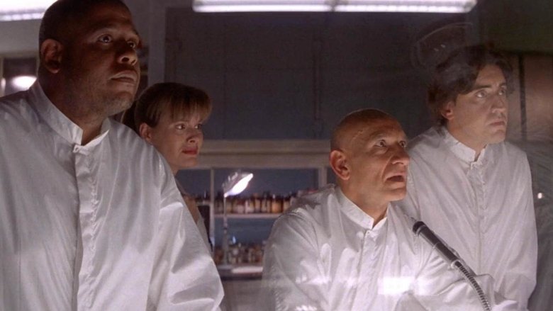 кадр из фильма Особь