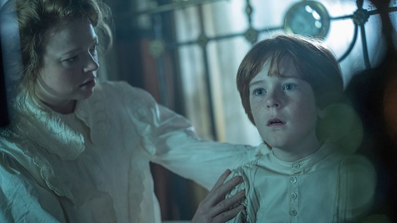 кадр из фильма Винчестер. Дом, который построили призраки