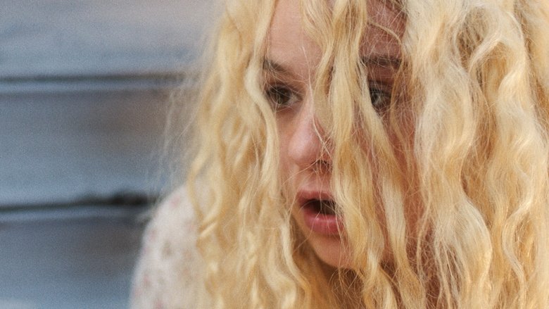 кадр из фильма Белая девушка