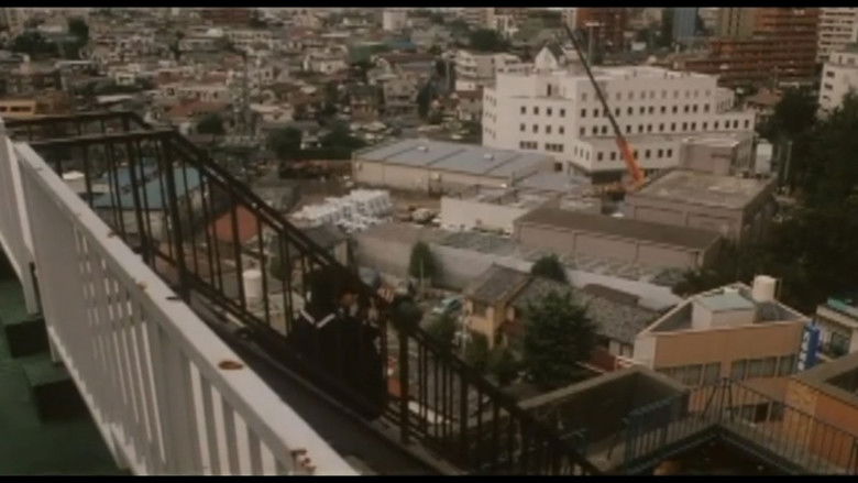 кадр из фильма 制服盗聴魔　激射・なぶる！