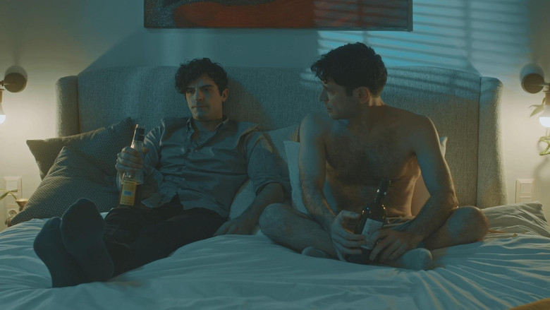 кадр из фильма ReUniverse