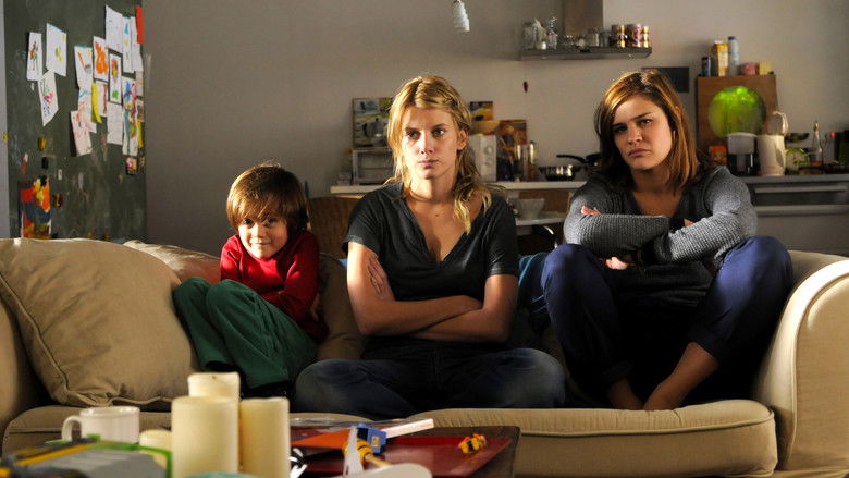 кадр из фильма Les adoptés