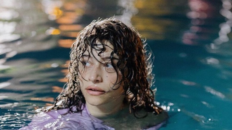 кадр из фильма Бассейны