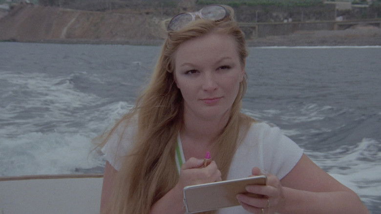 кадр из фильма Непристойное зеркало