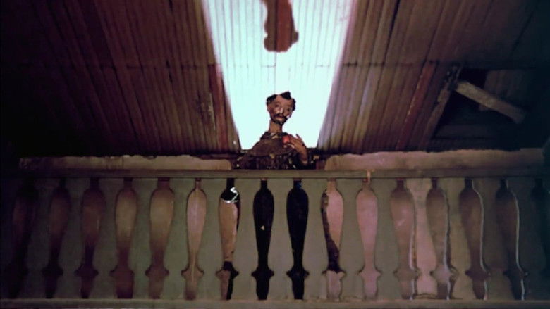 кадр из фильма Los murmullos