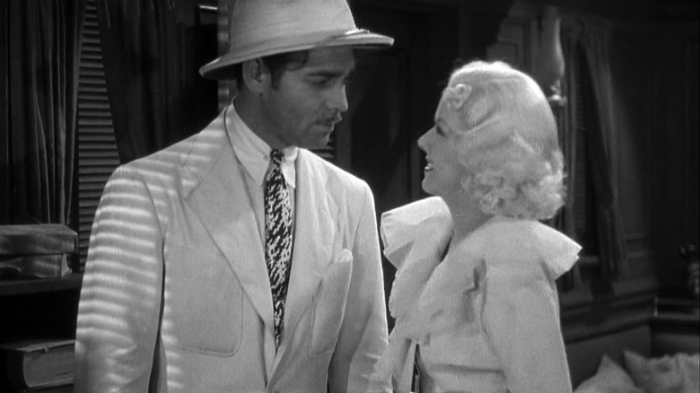 кадр из фильма Моря Китая