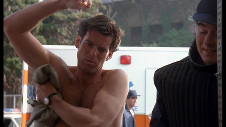 кадр из фильма Провод под током