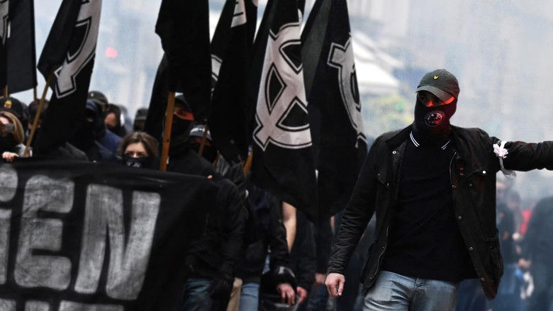 кадр из фильма L'infiltré : au cœur de l'ultra droite