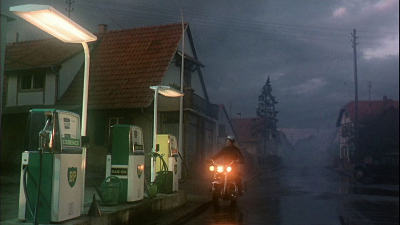 кадр из фильма Девушка на мотоцикле