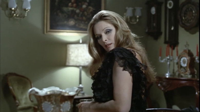 кадр из фильма Qualcosa striscia nel buio