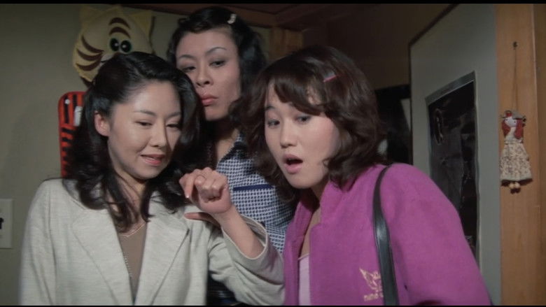 кадр из фильма 女子大生　三日三晩汗だらけ