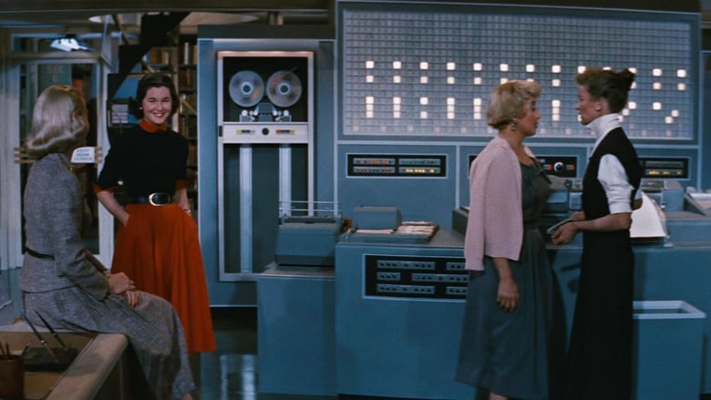 кадр из фильма Кабинетный гарнитур