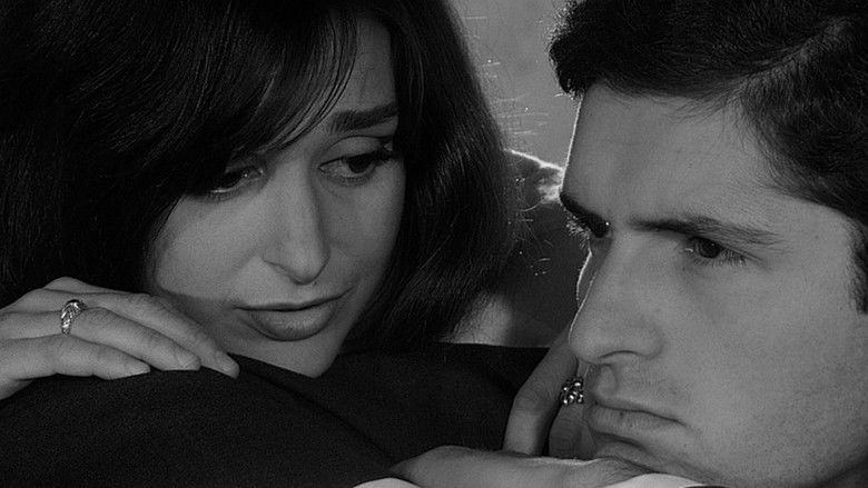 кадр из фильма Перед революцией