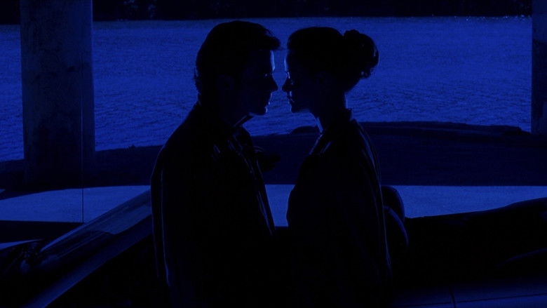 кадр из фильма Там внутри