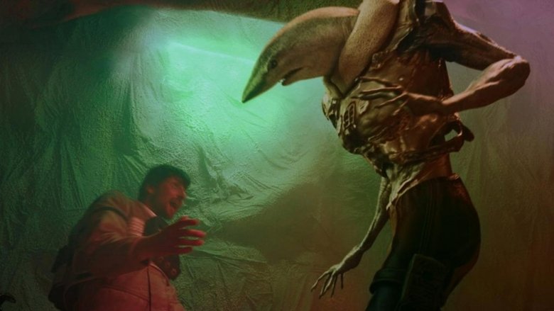 кадр из фильма Акулья сторона Луны