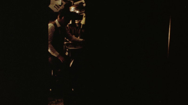 кадр из фильма Операция «Лавина»