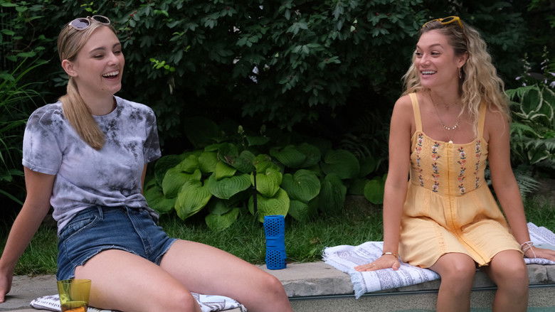 кадр из фильма Стеклянные дома