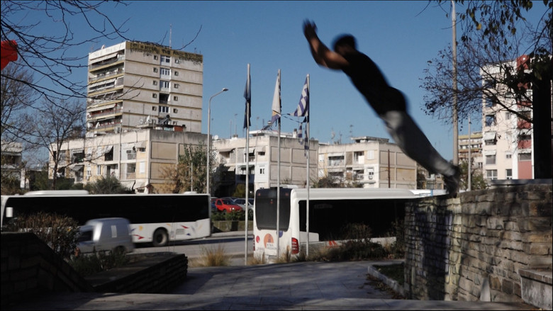 кадр из фильма Ρυθμοί της πόλης: Το παρκούρ στην Θεσσαλονίκη