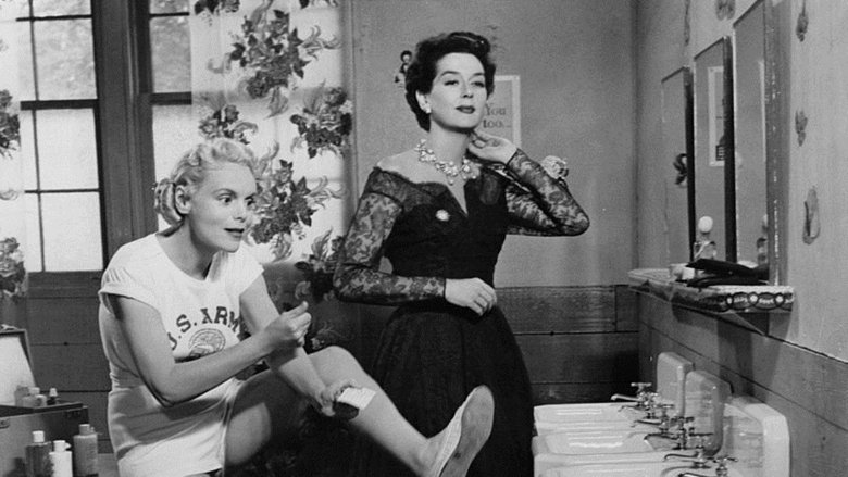 кадр из фильма Never Wave at a WAC