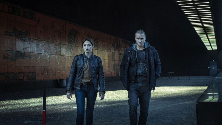 кадр из фильма Слуги войны