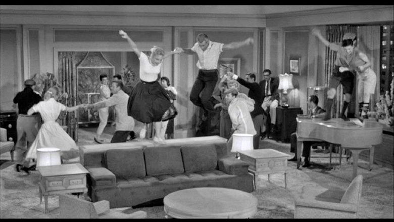 кадр из фильма Не ругайте рок