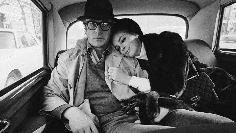 кадр из фильма Похороны в Берлине