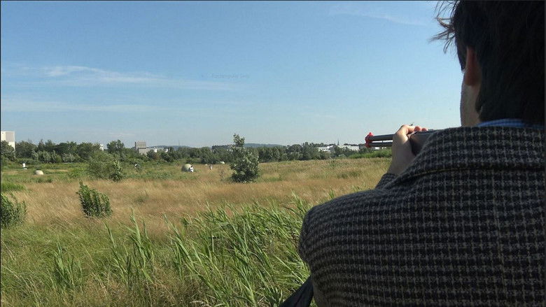 кадр из фильма Juillet ou (Comment tuer du temps précieux)