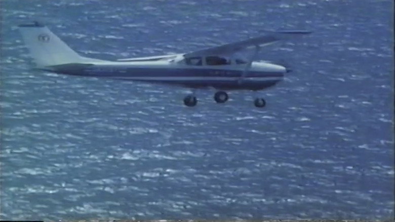 кадр из фильма 悶絶飛行 肉唇