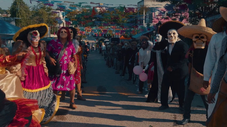 кадр из фильма El Diablo Vive aquí