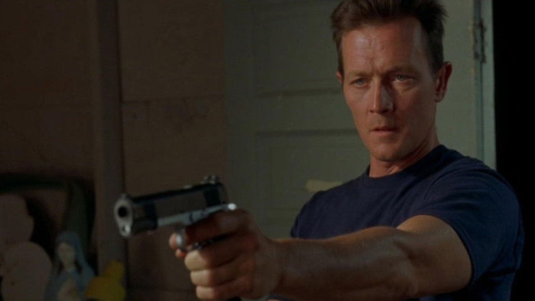 кадр из фильма Обратный ход