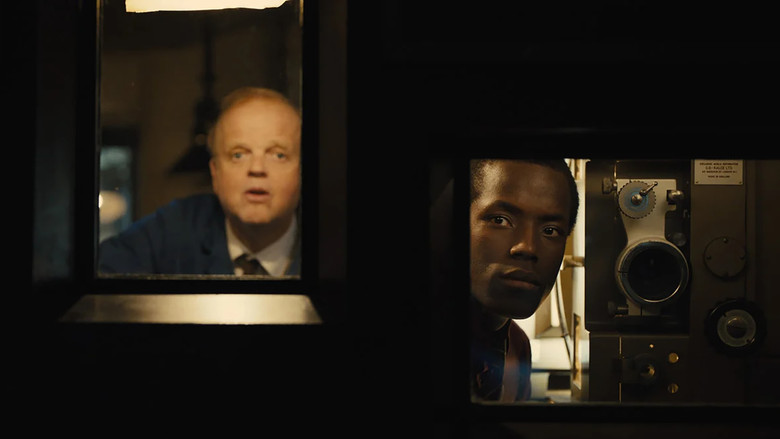 кадр из фильма Империя света