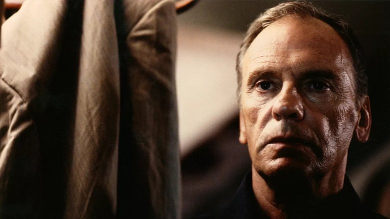 кадр из фильма L'Œil écarlate