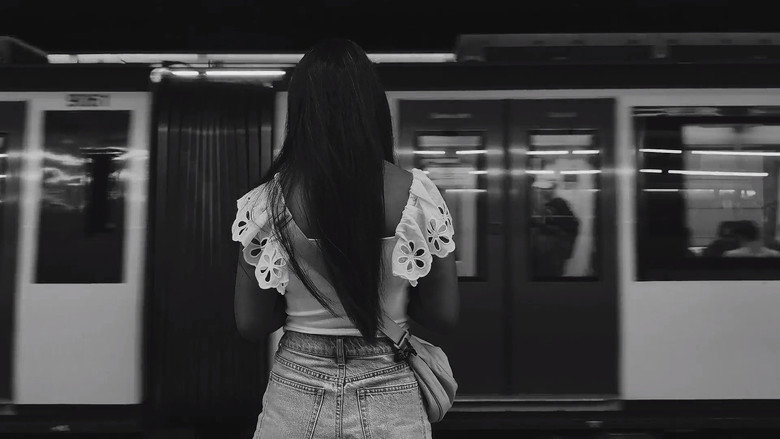 кадр из фильма Metro Hours