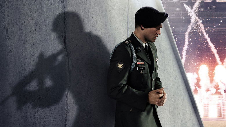 кадр из фильма Долгий путь Билли Линна в перерыве футбольного матча