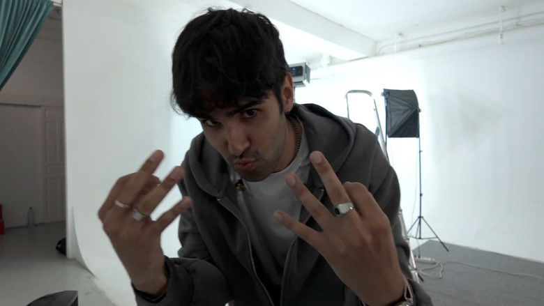 кадр из фильма una colección de videos creando por tenerte cerca