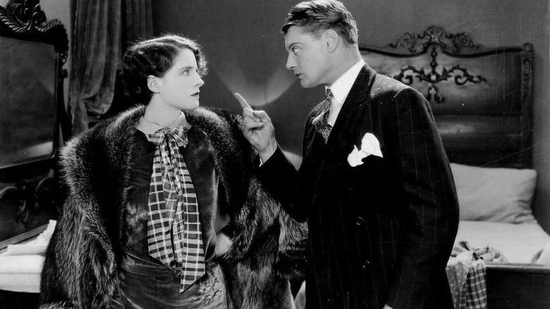 кадр из фильма The Latest from Paris