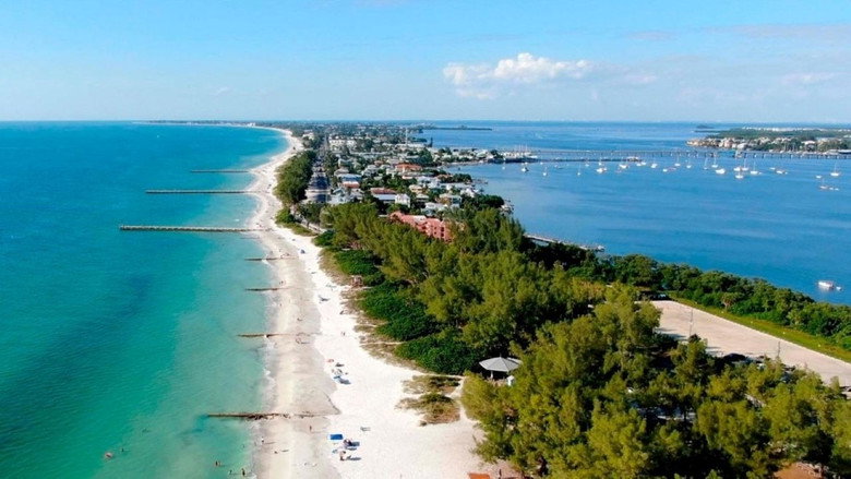 кадр из фильма Floridas Golfküste - Seekühe, Sumpfboote, Schwammtaucher