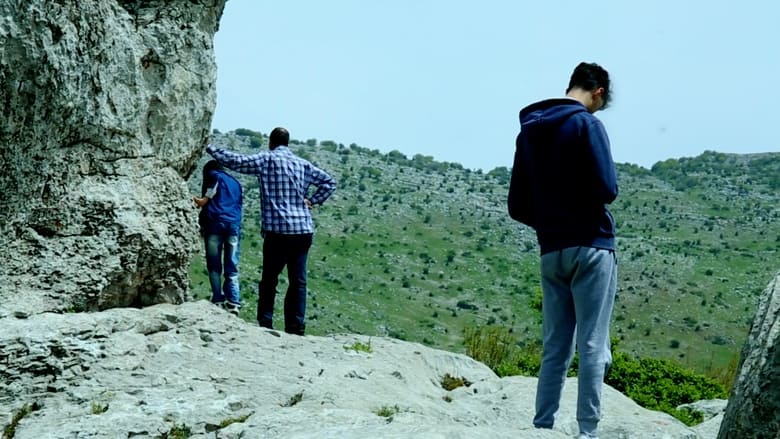 кадр из фильма على بُعد أمتار