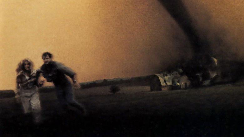 кадр из фильма Смерч