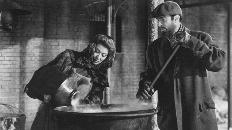 кадр из фильма Мадам Кюри