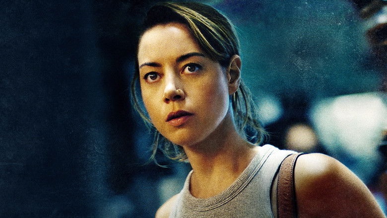 кадр из фильма Преступница Эмили