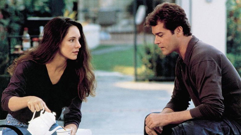 кадр из фильма Незаконное вторжение