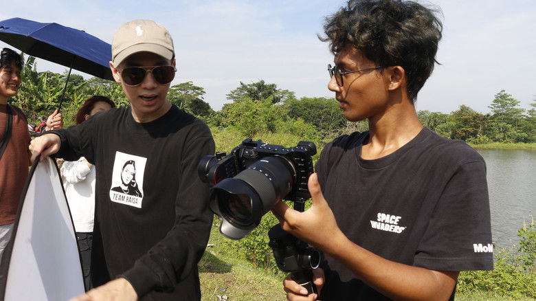 кадр из фильма Refugee of Life