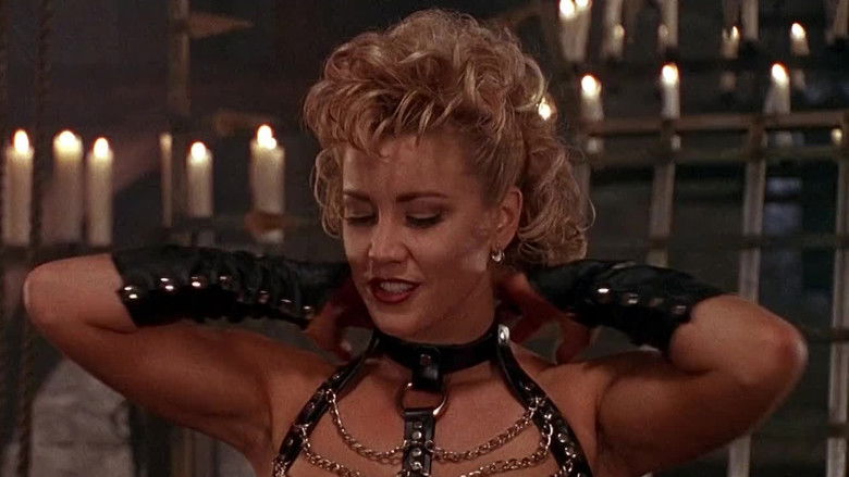 кадр из фильма Байки из склепа: Кровавый бордель
