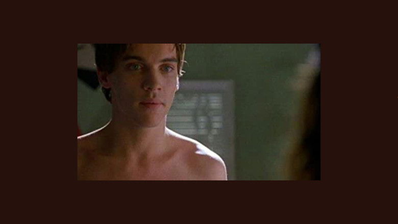 кадр из фильма Третий лишний