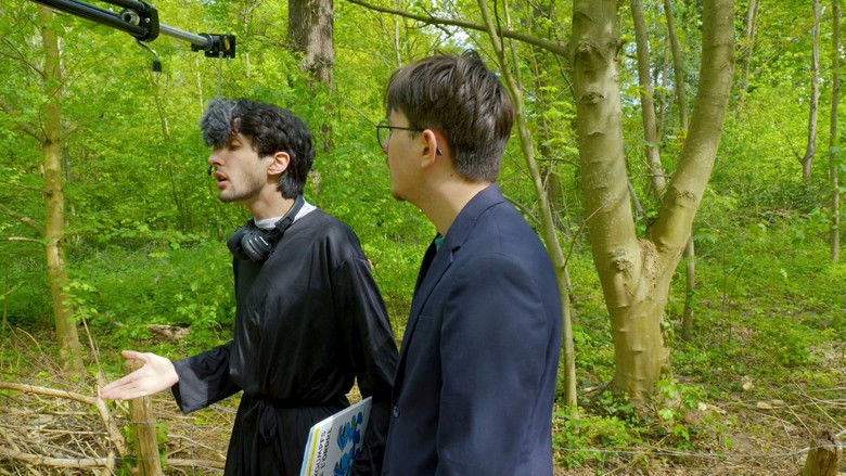 кадр из фильма Les Chouffes