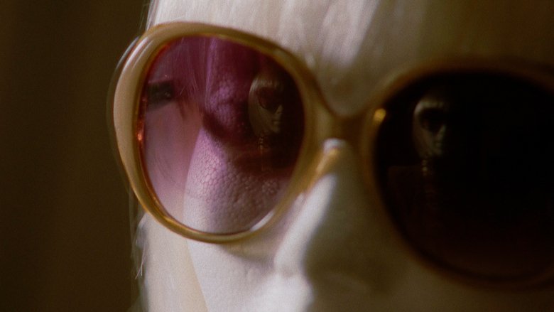 кадр из фильма EVE