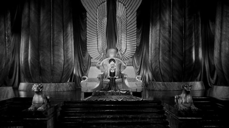 кадр из фильма Клеопатра